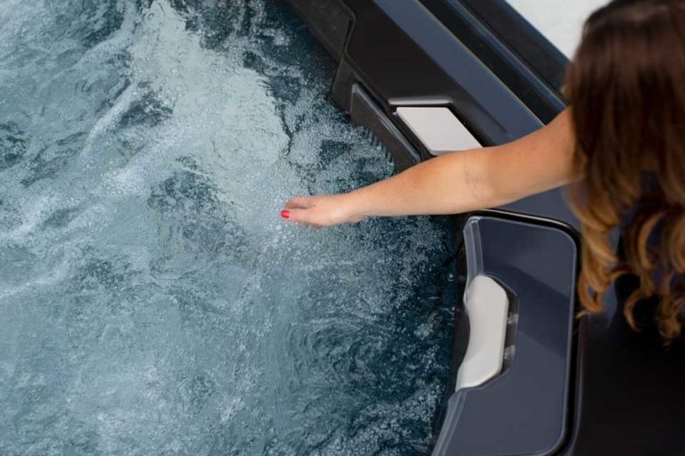 Easy Steps On How To Drain A Hot Tub Bullfrog Spas